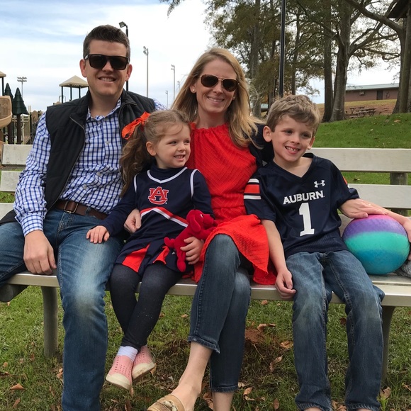 Meet Your Posher - Picture 3 of 3